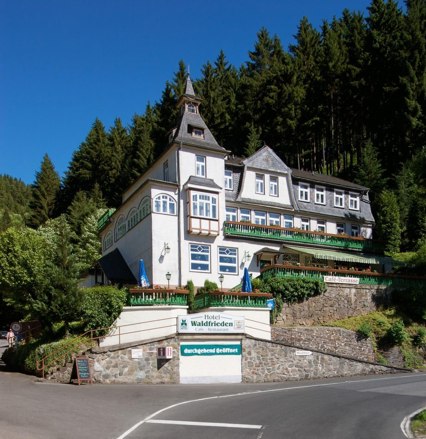 Flair-Hotel Waldfrieden Schwarzatal Exterior photo