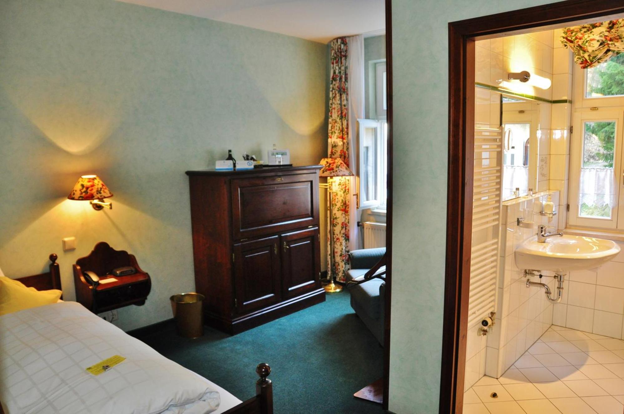 Flair-Hotel Waldfrieden Schwarzatal Room photo